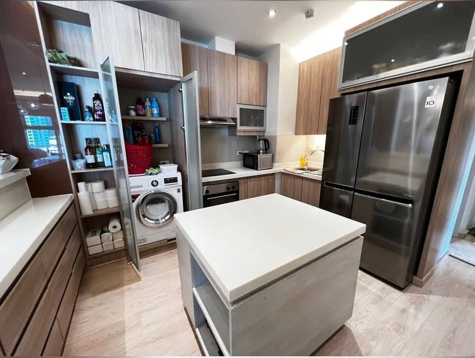 3BR unit with parking in Two Serendra Facing Inner Garden Condo for Sale photo 4