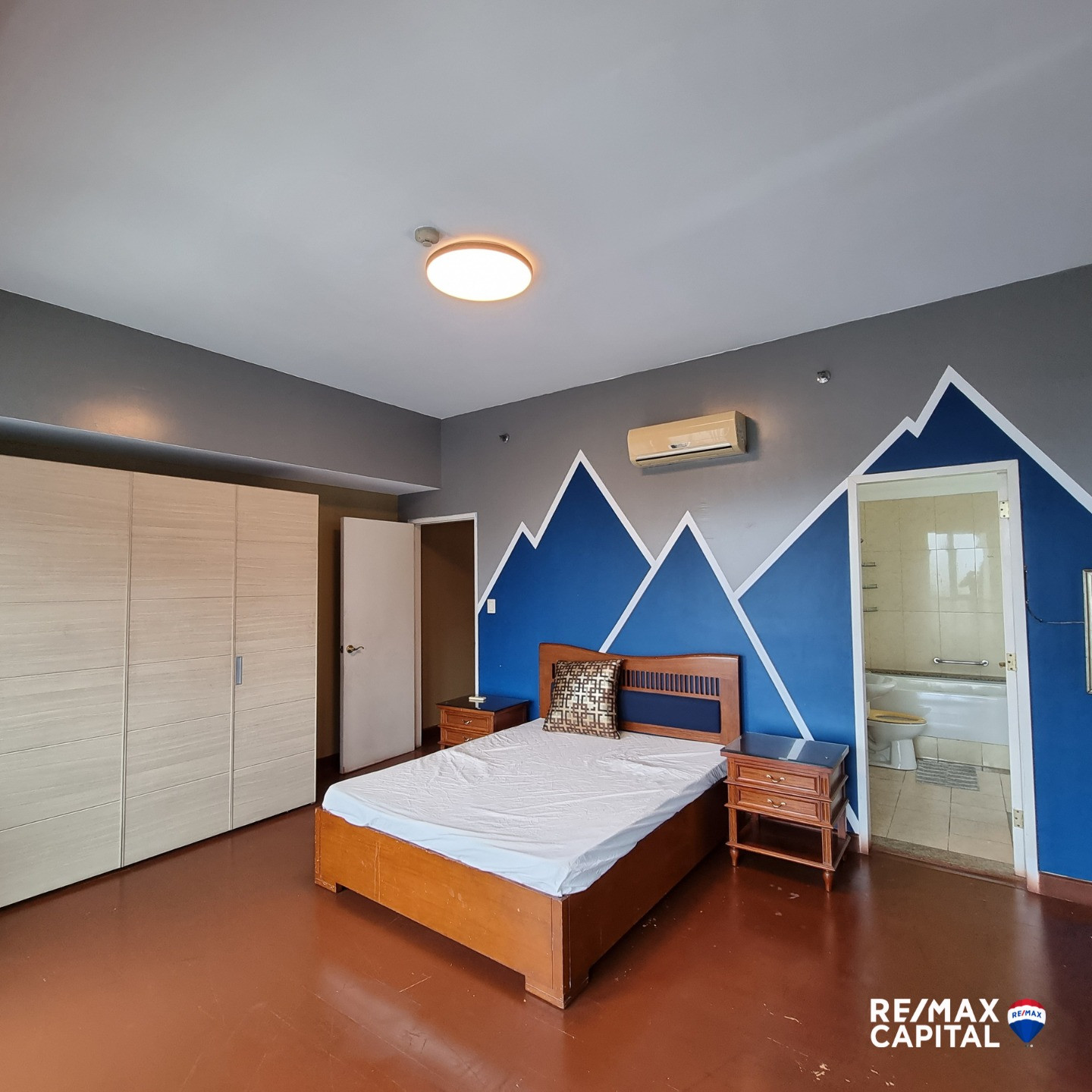 Condominium Unit in Shang Grand Tower, Makati photo 4