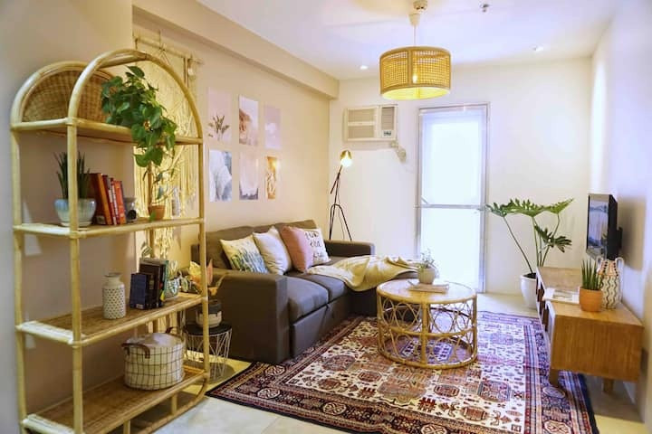 Chic Boho-Inspired Fully-furnished Unit in Quezon City photo 1