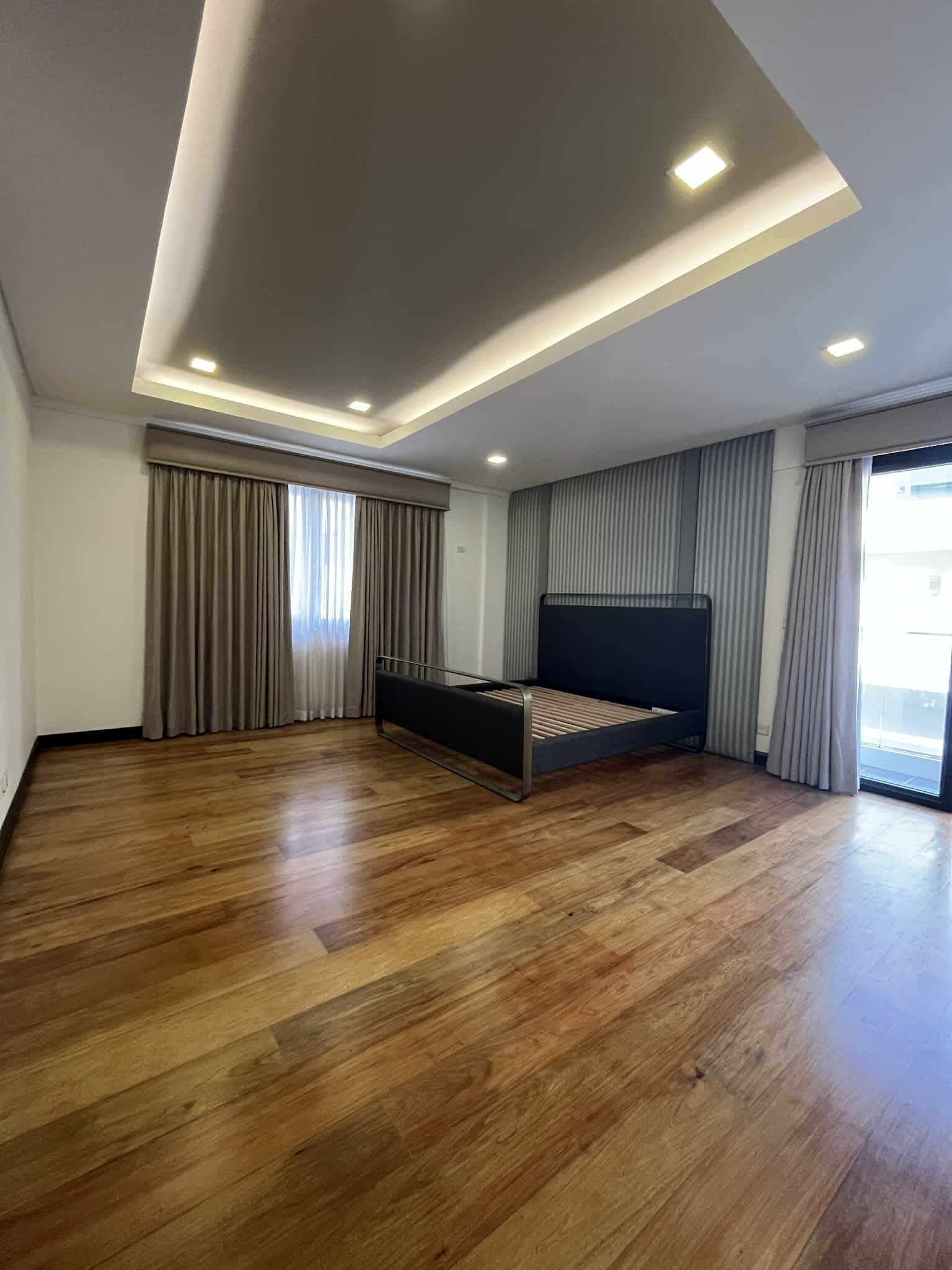 Grab this Spacious Single-Detached Townhouse in New Manila photo 4