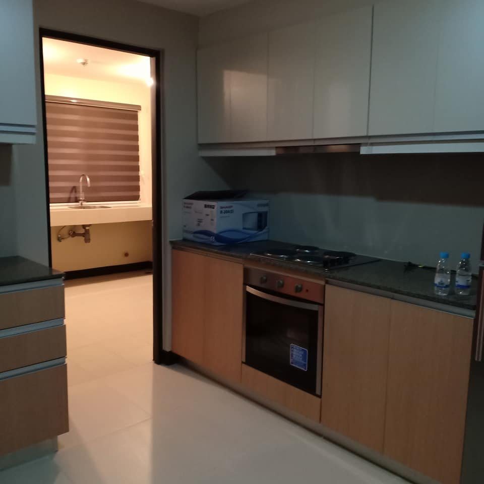 3BR Penthouse Makati | Salcedo Skysuites photo 4