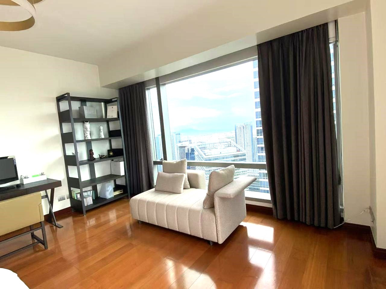 3BR Unit For Sale - Horizon Homes, Shangri-La BGC photo 3