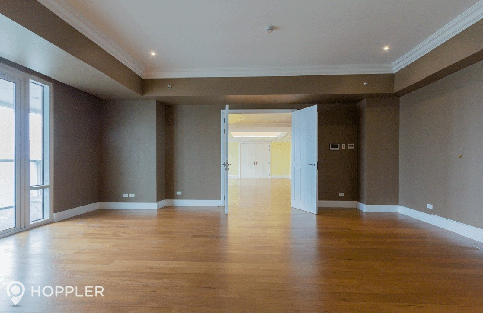4BR Condo for Sale in Discovery Primea, Urdaneta Village, Makati photo 1