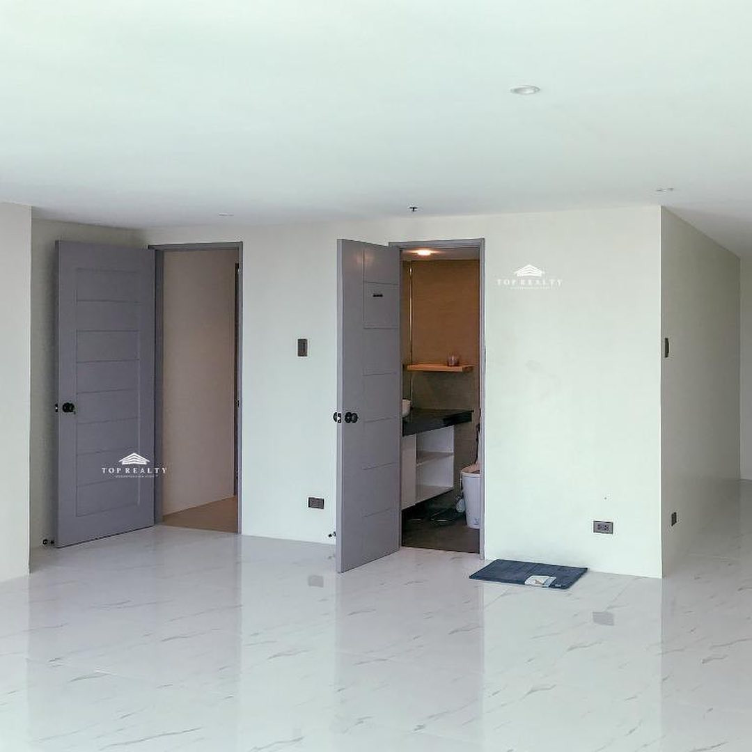 Lowest Price in the Market Unit for Sale at Wack Wack Twin Towers Mandaluyong photo 3