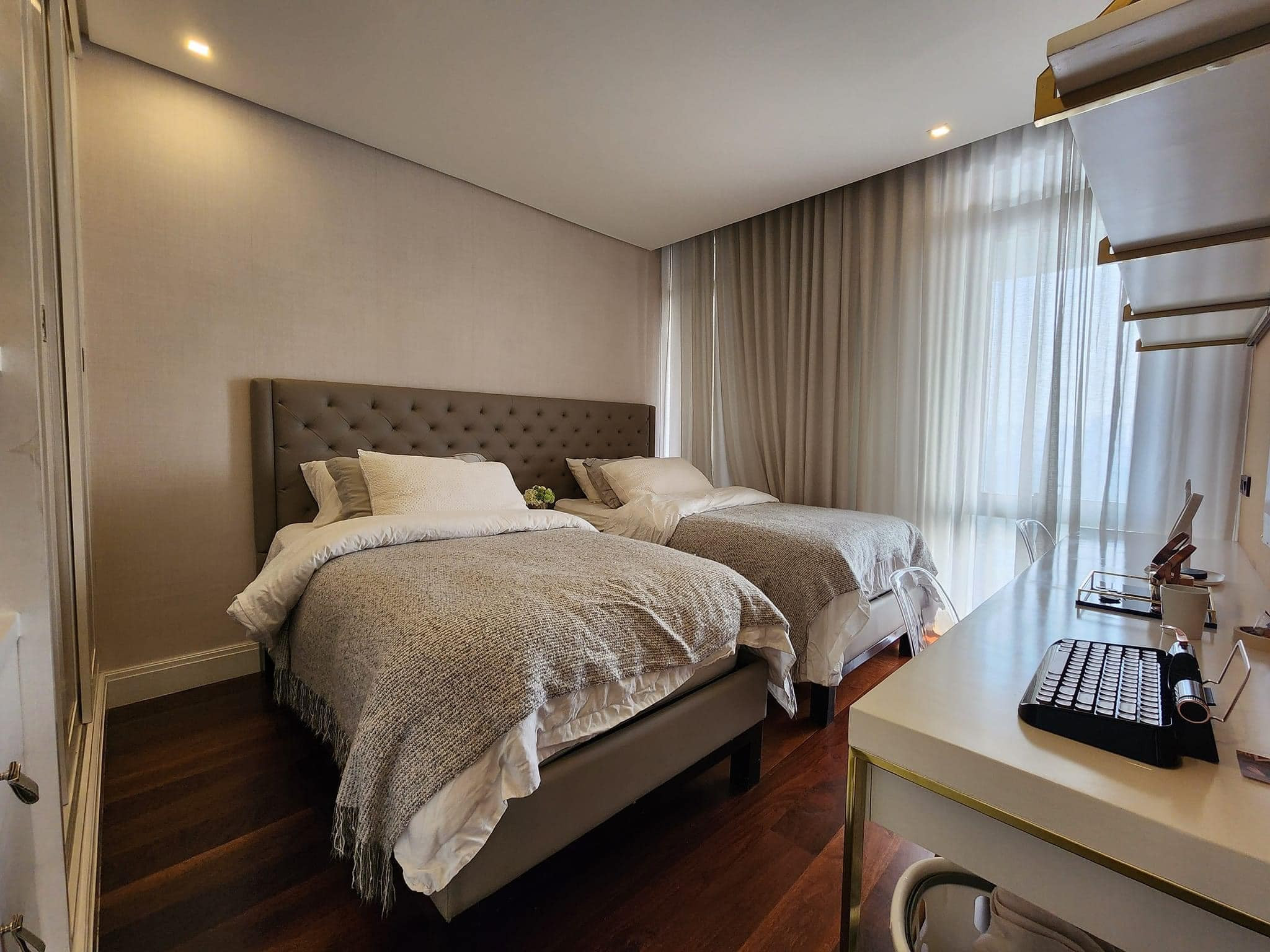 A Sleek and Luxurious Condo Unit for Sale in San Juan City photo 4