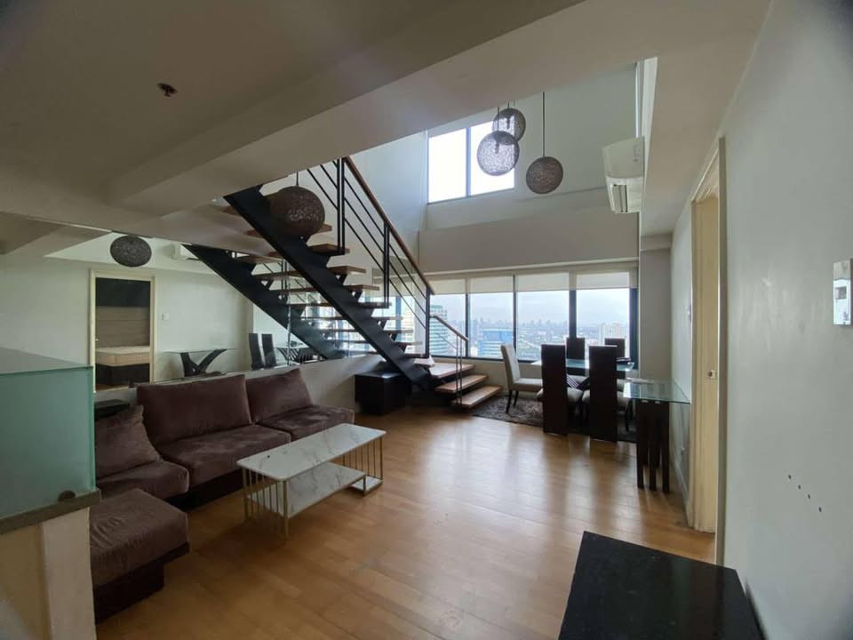 2 BEFROOM LOFT TYPE AT ONE ROCKWELL WEST photo 2