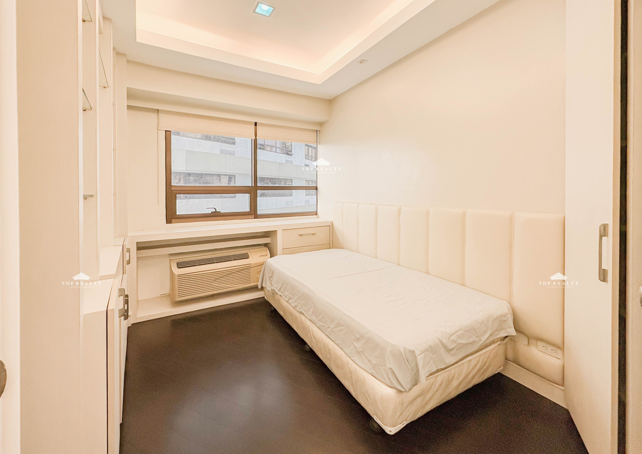 The Icon Residences photo 5