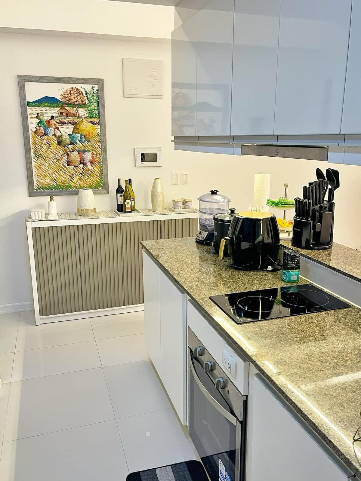 An Elegant 1-Bedroom Condo Unit for Sale in Salcedo Village photo 3