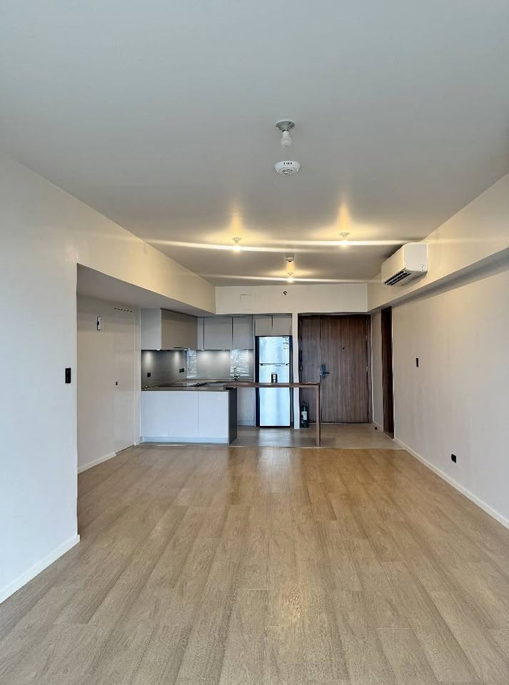 2 BEDROOM UNIT WITH BALCONY AT SHANG RESIDENCES WACKWACK photo 4