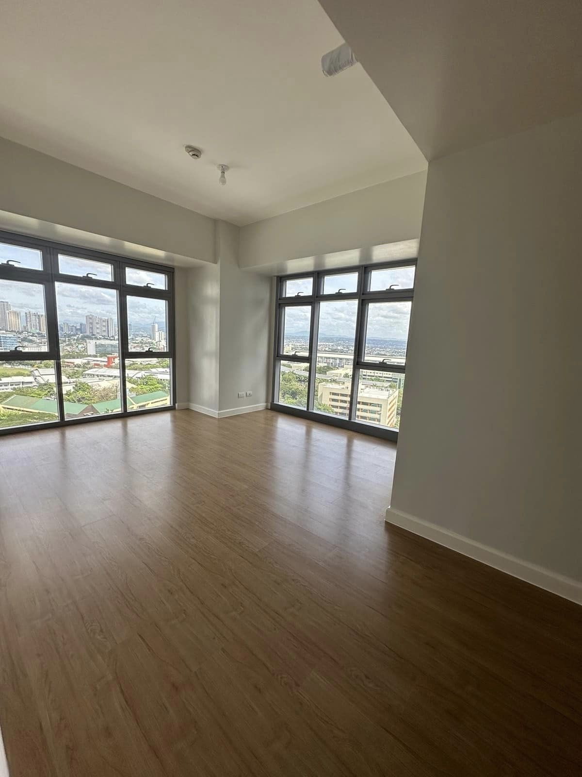 An Astounding 4 Bedroom Home for Sale in Las Piñas City photo 1