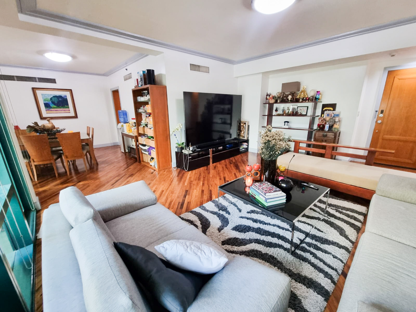 2BR Unit For Sale - Amorsolo Square photo 2