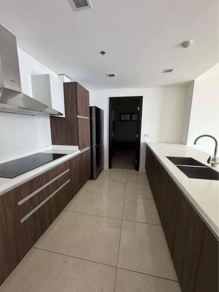 East Gallery Place 2BR Flex type unit good view with parking photo 4