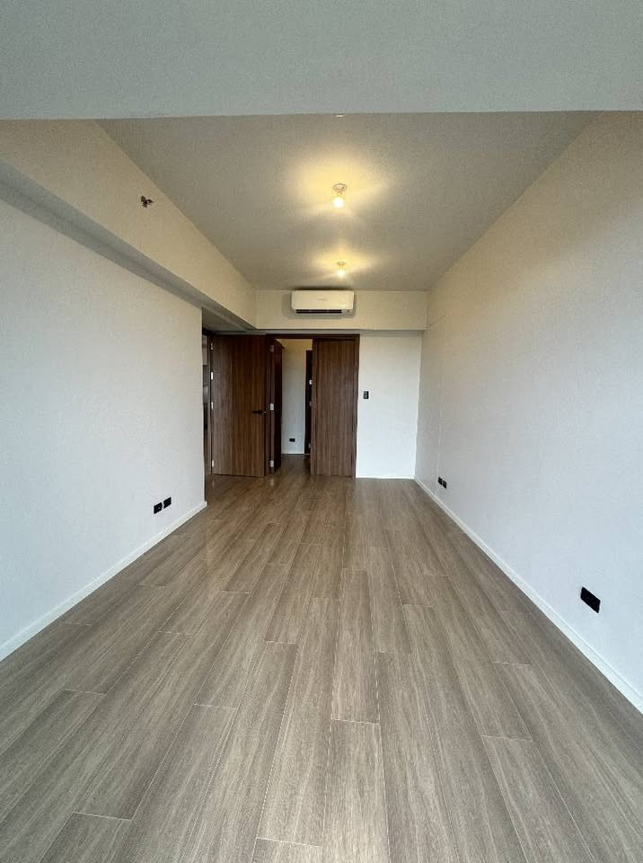 2 BEDROOM UNIT WITH BALCONY AT SHANG RESIDENCES WACKWACK photo 5