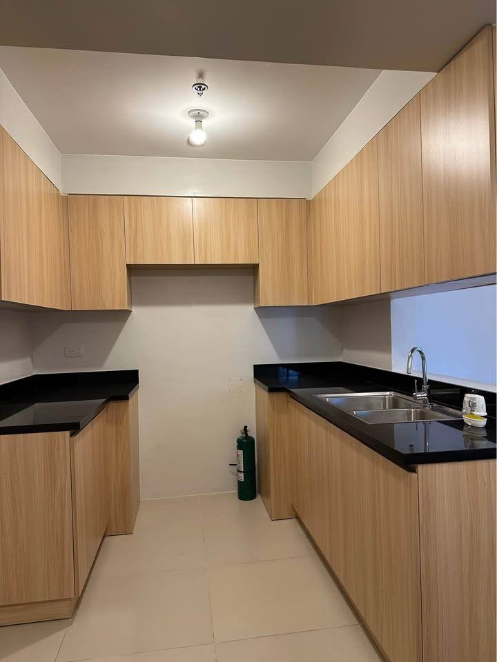 3BR unit in Park Triangle Residences with parking slot Condo for Sale photo 4