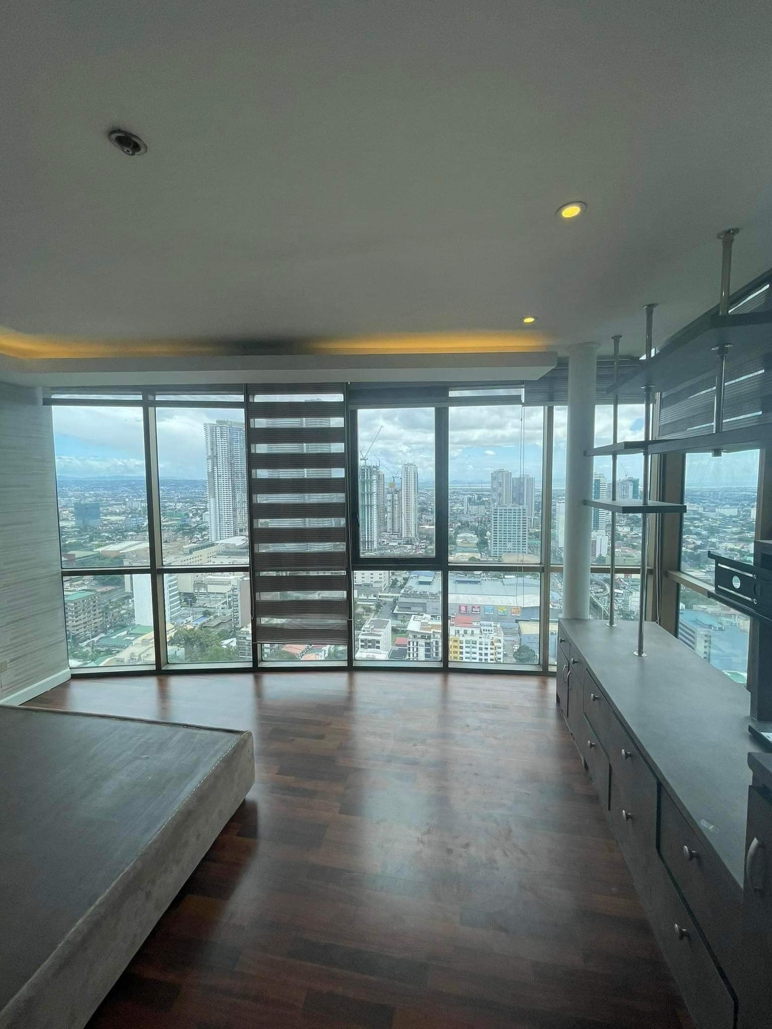 An Astounding 3 Bedroom Condo for Sale in Astoria Plaza, Ortigas, Pasig photo 3