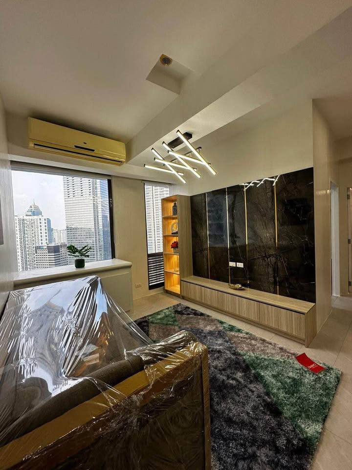 2BR Flat type unit in Bellagio 3 Condo for Sale photo 2