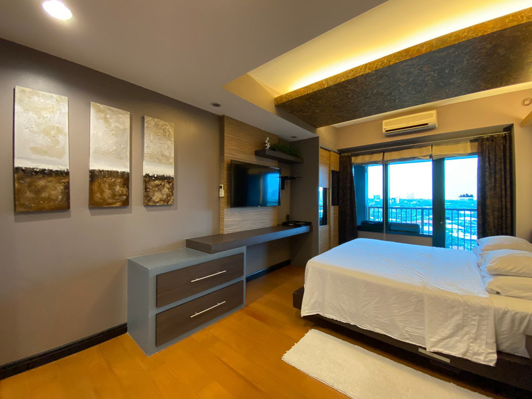 1BR Unit For Sale - One Rockwell photo 5