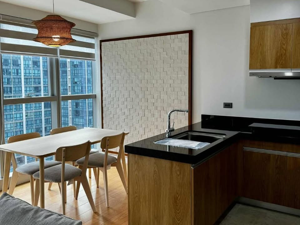Fully-furnished 2-bedroom condo with balcony and parking for sale photo 3