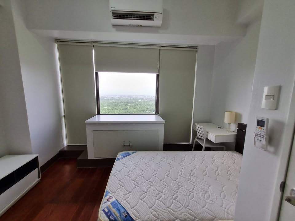 Fully furnished 2-bedroom condo for sale at Bellagio tower 3 photo 4