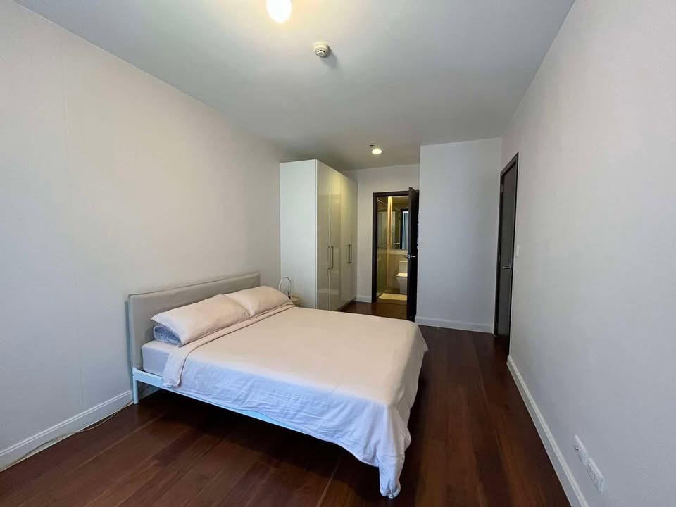 Semi-furnished Duo Suite photo 3