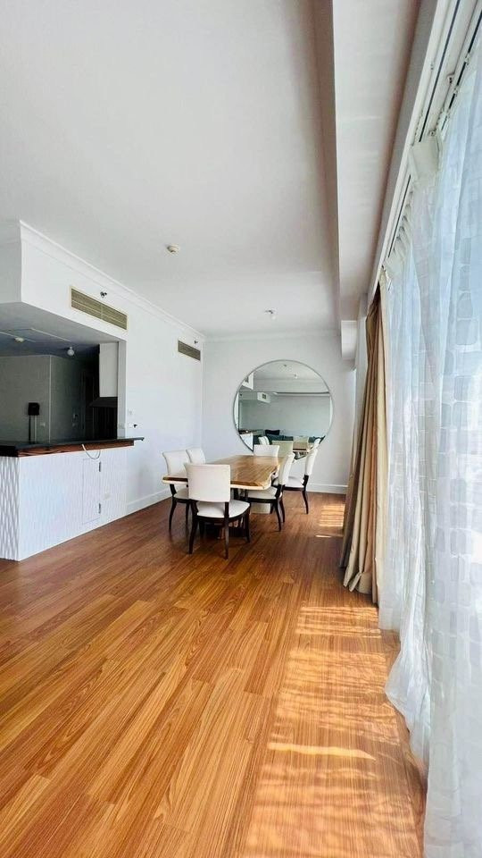 2BR unit in Raffles Residences photo 4