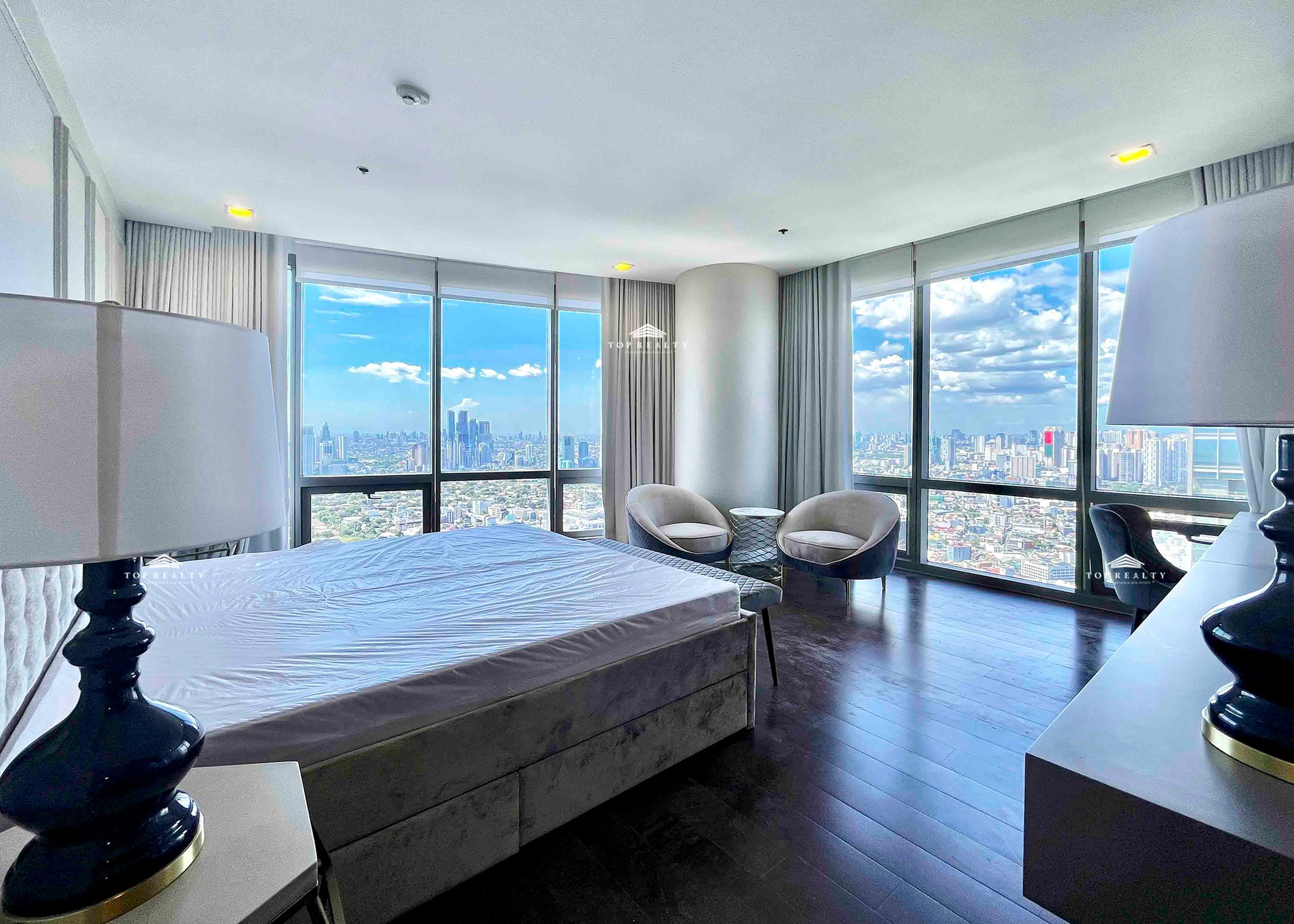 Double Corner unit with Skyline views of Makati, BGC and Sierra Madre Mountains photo 3