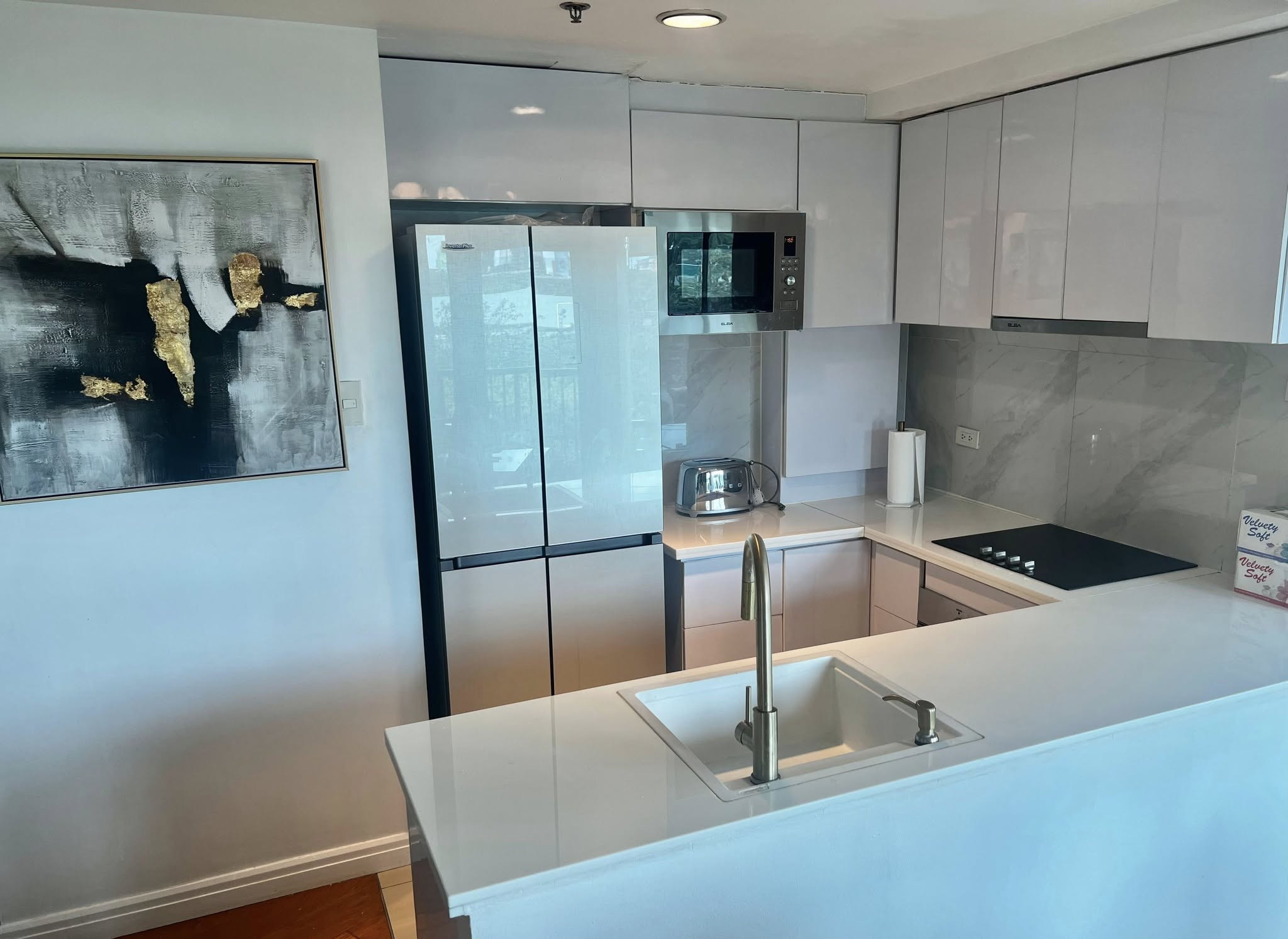 One Rockwell East 1BR unit with parking photo 4