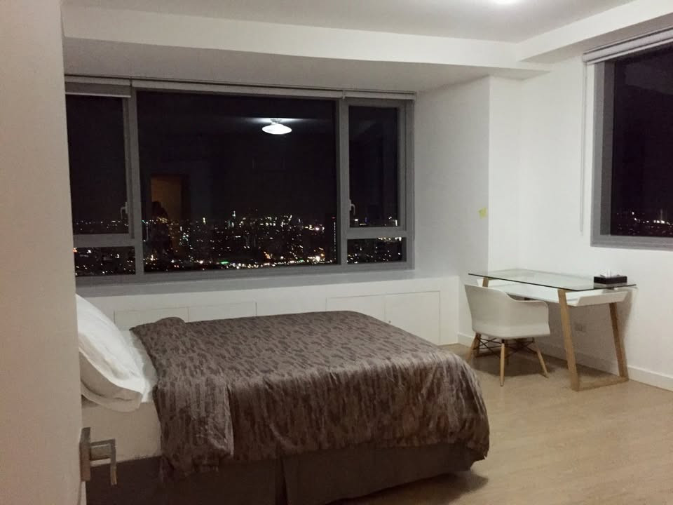 Fully-furnished 1-bedroom condo unit for sale at One Shangri-La Place photo 4