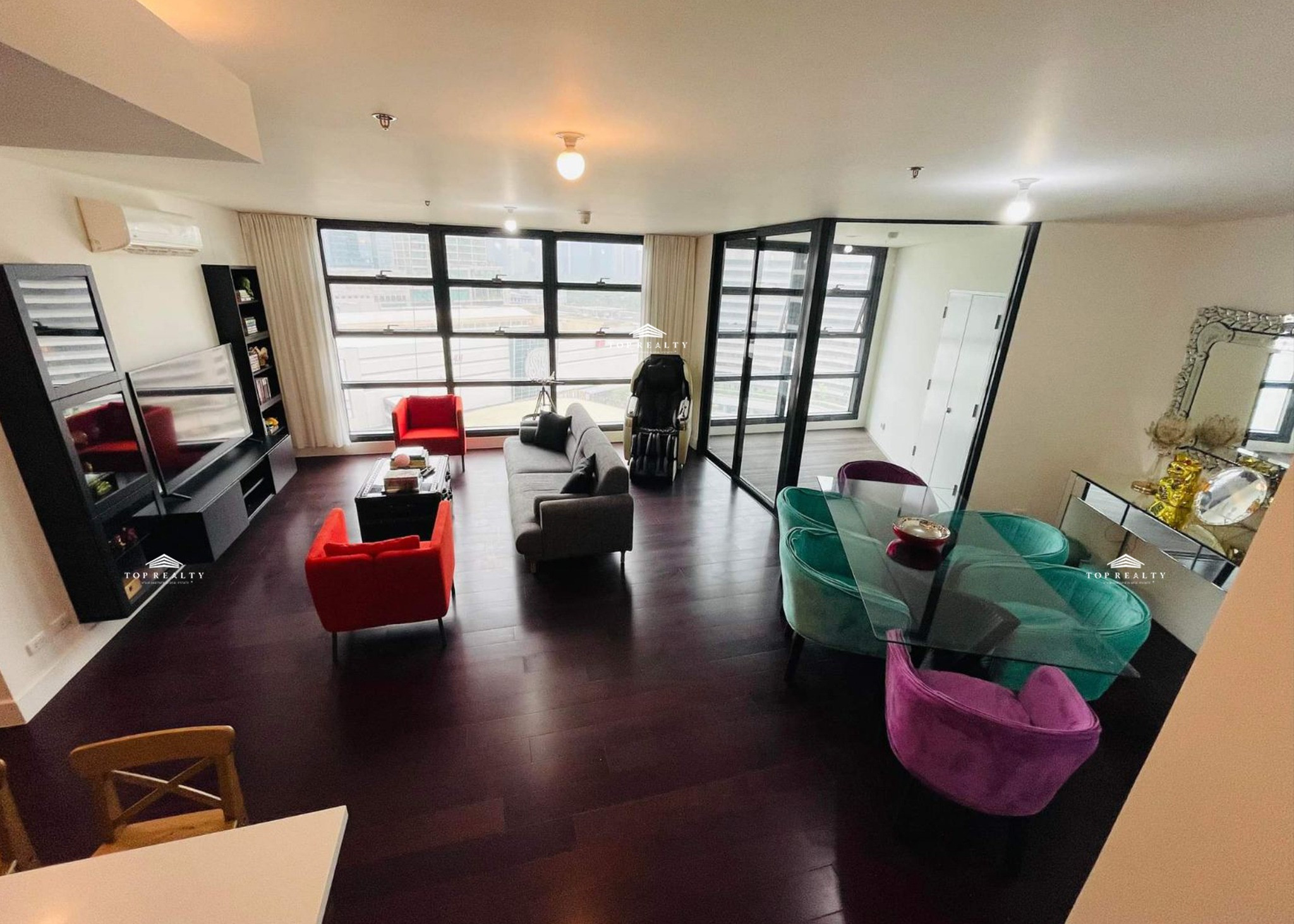 Fully furnished Condo Unit with City View for Sale in Garden Towers, Makati photo 5