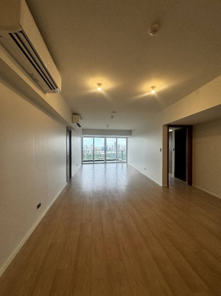 2 BEDROOM UNIT WITH BALCONY AT SHANG RESIDENCES WACKWACK photo 1