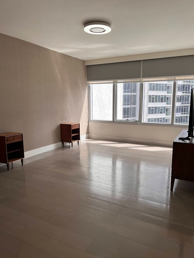 3 Bedroom in Sakura Tower For Sale photo 5