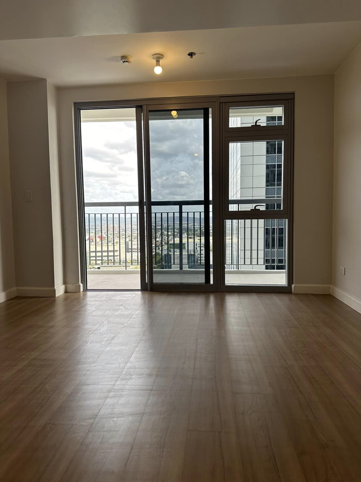An Astounding 4 Bedroom Home for Sale in Las Piñas City photo 3