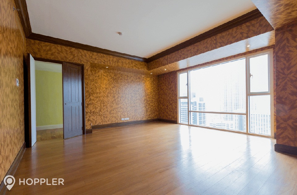 4BR Condo for Sale in Discovery Primea, Urdaneta Village, Makati photo 3