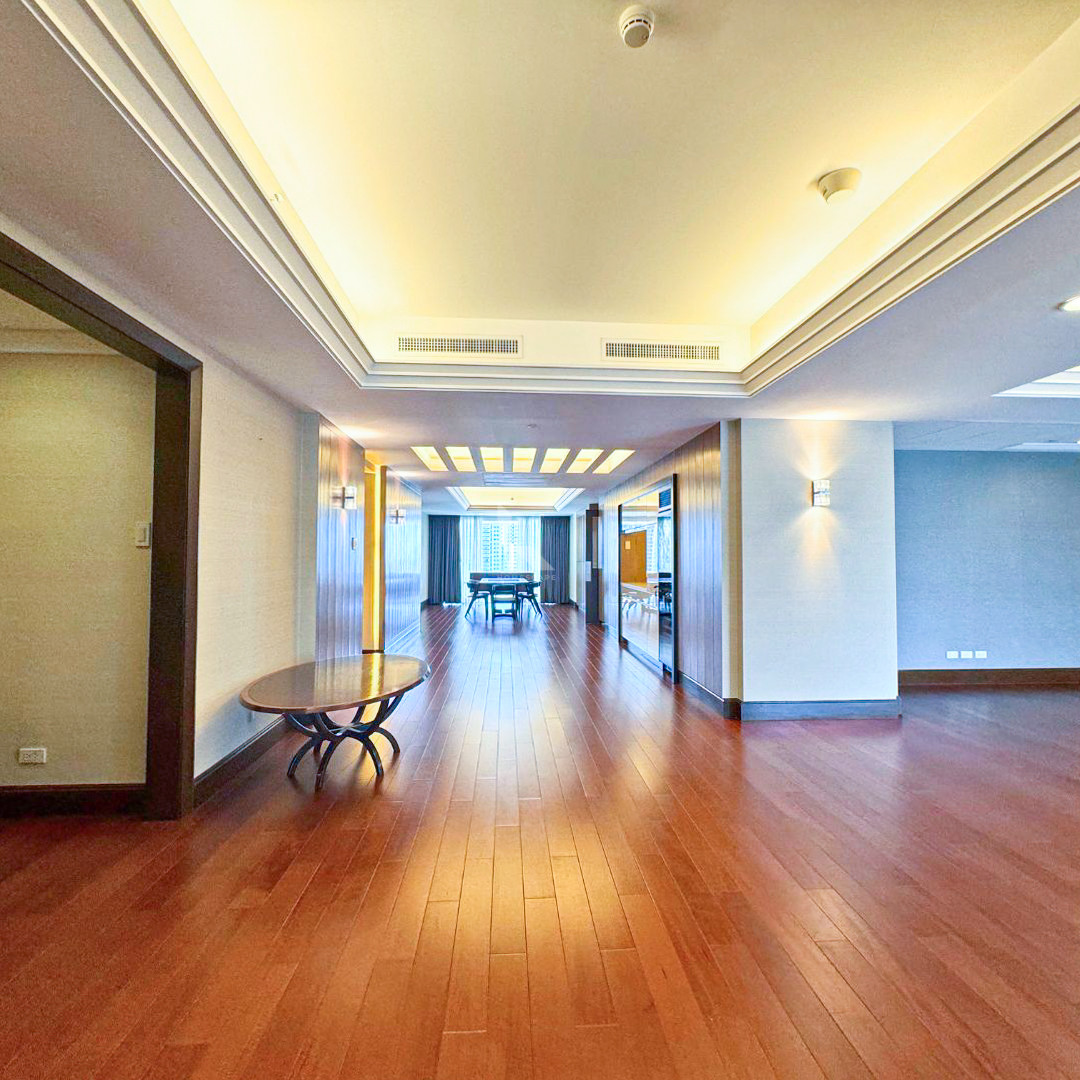Stylish Condo For Sale in Discovery Primea photo 5