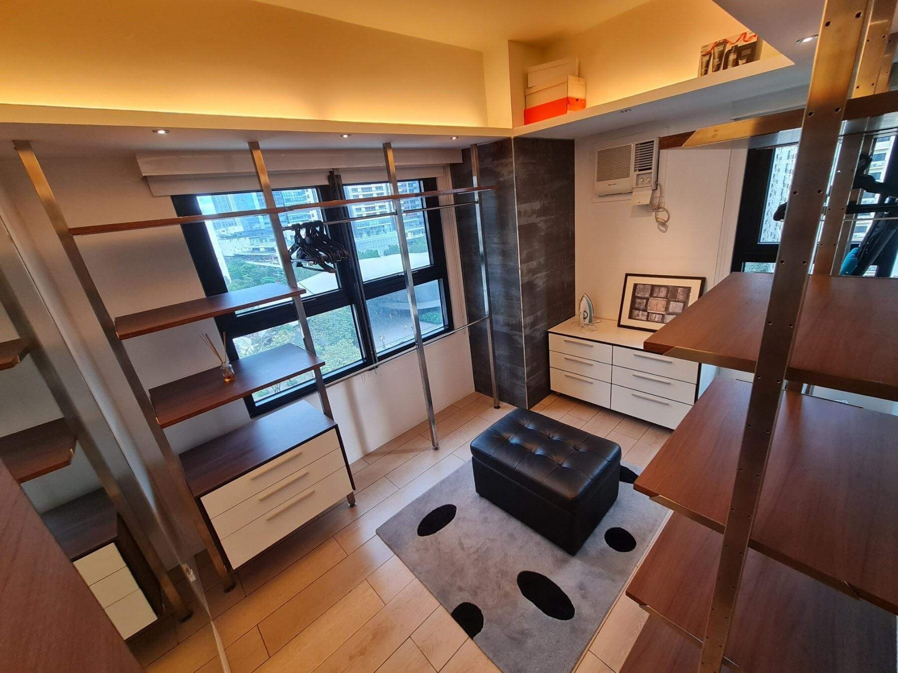 Fully Furnished 2BR with parking in BGC photo 4