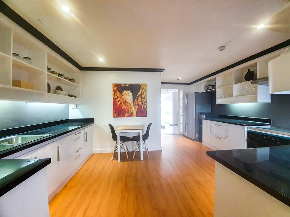 3BR Condo for SALE in Salcedo Park Tower Salcedo Village Makati City photo 5