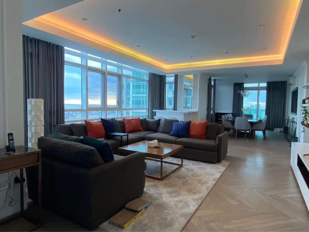 A Sophisticated Lower Penthouse for Sale in Makati photo 1