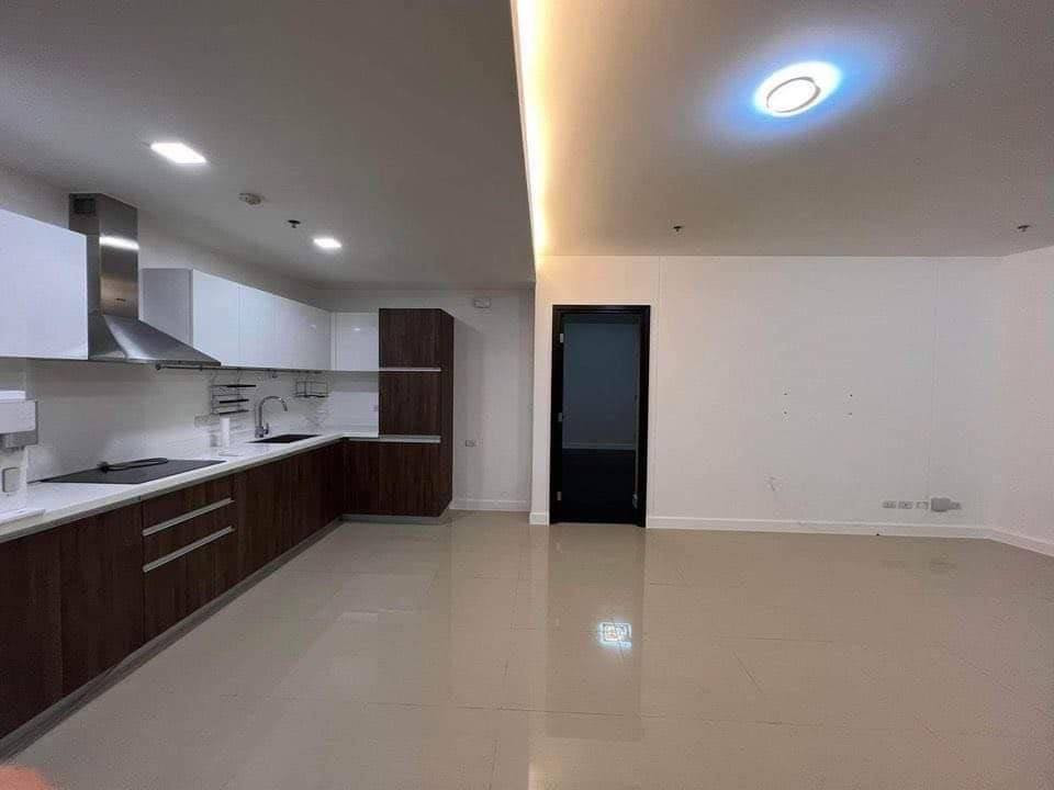 East Gallery Place 2BR unit with parking Condo for Sale photo 2