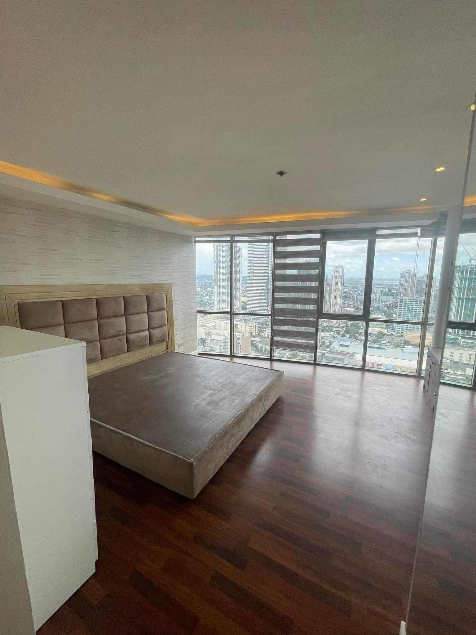 An Astounding 3 Bedroom Condo for Sale in Astoria Plaza, Ortigas, Pasig photo 4