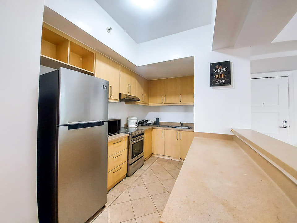 1br condo in the Manansala Rockwell, Makati photo 5